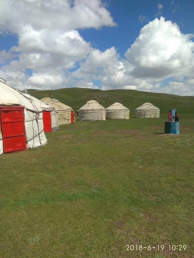 Hotel Pamir Nomad Yurt Camp Kara-Kavak Exterior foto