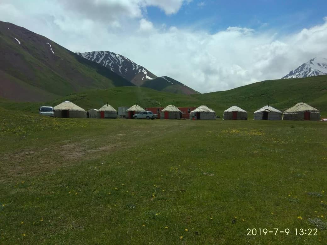 Hotel Pamir Nomad Yurt Camp Kara-Kavak Exterior foto